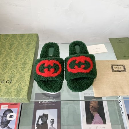Gucci Furry slippers