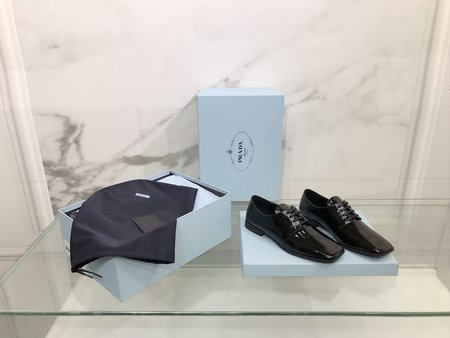 Prada Vintage lace-up flat-heel women s shoes patent leather with sheepskin