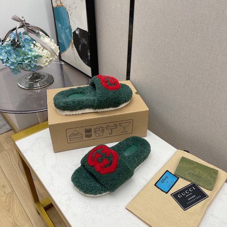 Gucci GG wool slippers embroidered Logo