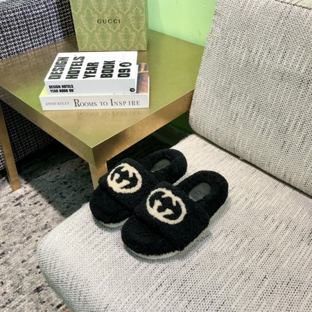 Gucci Furry slippers lamb curls