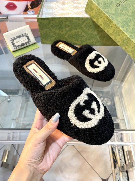 Gucci logo wool slippers lamb wool