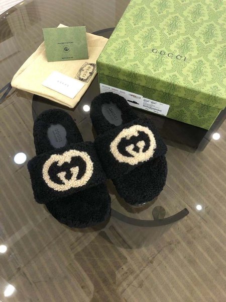 Gucci GG plush slippers