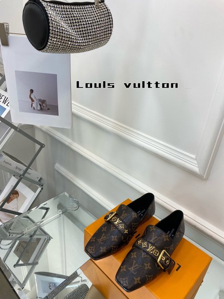 Louis Vuitton women s sheepskin shoes