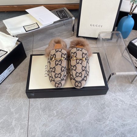 Gucci Furry slippers calfskin silk velvet