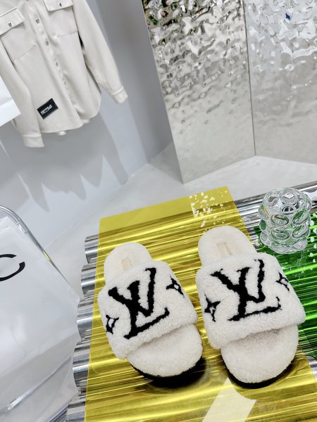 Louis Vuitton Furry wool slippers