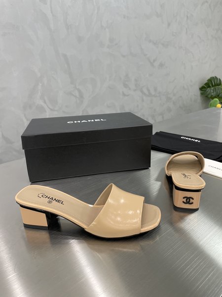 Chanel patent leather jelly sandals