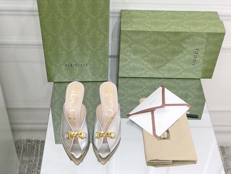 Gucci Open toe fish mouth sandals and slippers