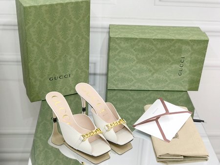Gucci Open toe fish mouth sandals and slippers