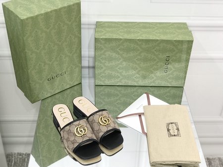 Gucci Classic slip-on slippers