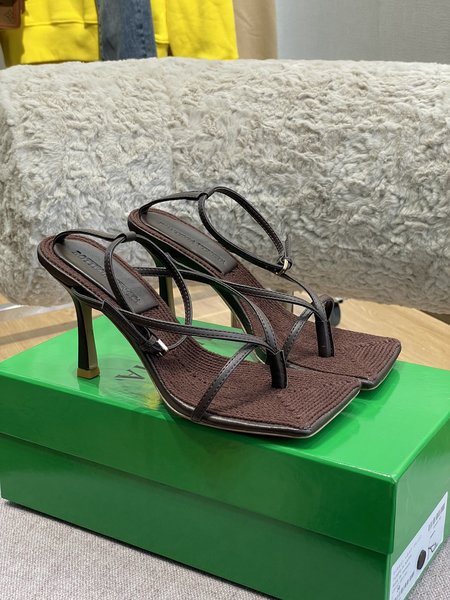 Bottega Veneta Handmade Straw Sandals