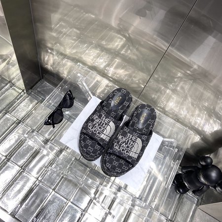 Gucci festival joint slippers