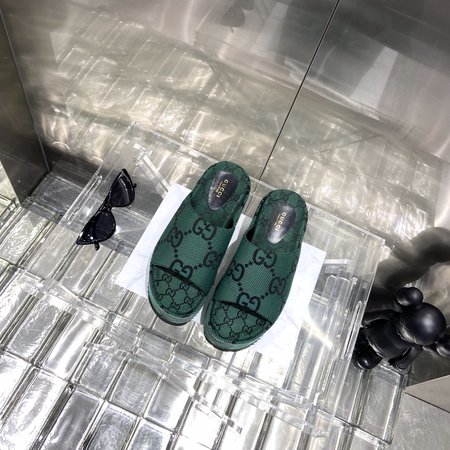 Gucci festival joint slippers