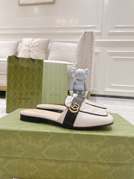 Gucci classic fit sheepskin shoes