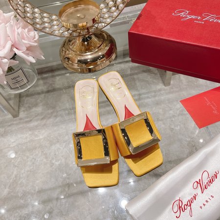 Roger Viver Classic square buckle slippers Simple design Love insole High texture lambskin cow lacquer silk