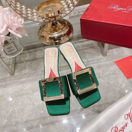 Roger Viver Classic square buckle slippers Simple design Love insole High texture lambskin cow lacquer silk