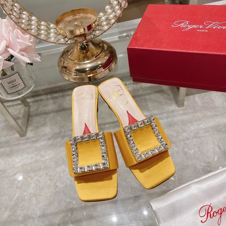 Roger Viver Classic square buckle slippers Simple design Love insole High texture lambskin cow lacquer silk