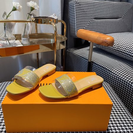 Louis Vuitton Slippers Lamb fabric TPU transparent film Genuine leather outsole