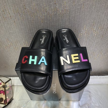 Chanel High-quality lacquered platform slippers