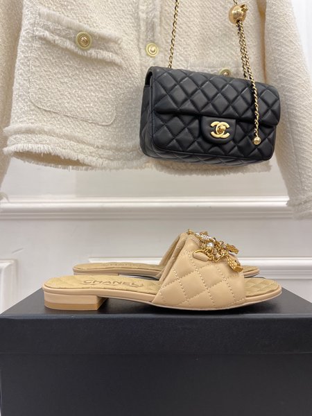 Chanel Pendant Pearl Chain Slippers Classic Rhombus Design