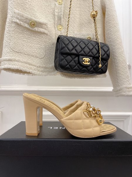 Chanel Pendant Pearl Chain Slippers Classic Rhombus Design