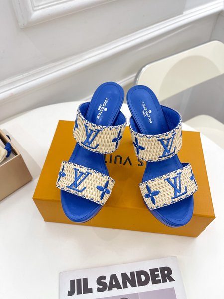 Louis Vuitton Vintage embroidery high heels LV