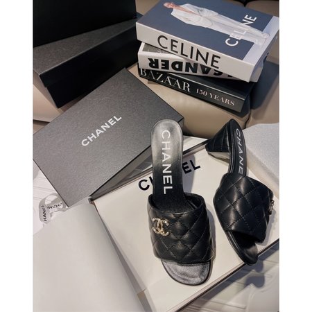 Chanel Vacation slippers series cowhide