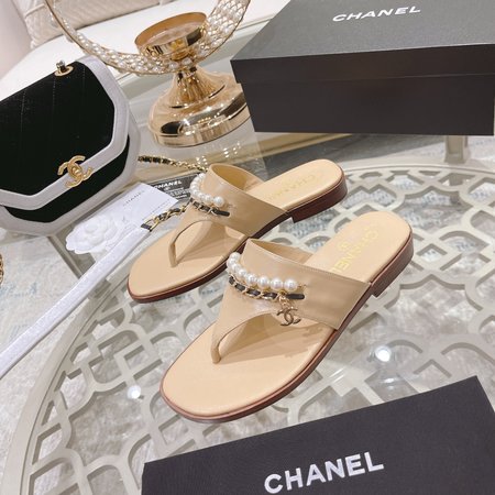 Chanel pearl chain slippers