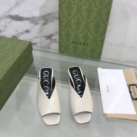 Gucci slippers