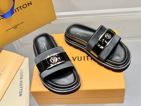 Louis Vuitton Zipper bottom slippers Pool Pillow