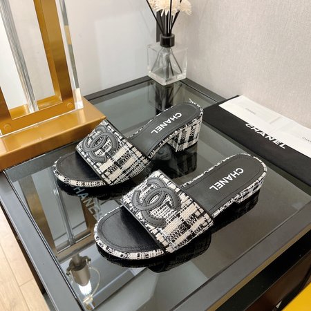 Chanel woolen slippers