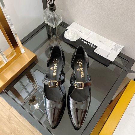 Chanel wrinkled patent leather sandals