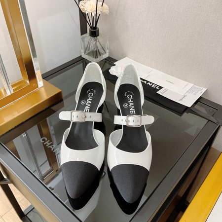 Chanel wrinkled patent leather sandals