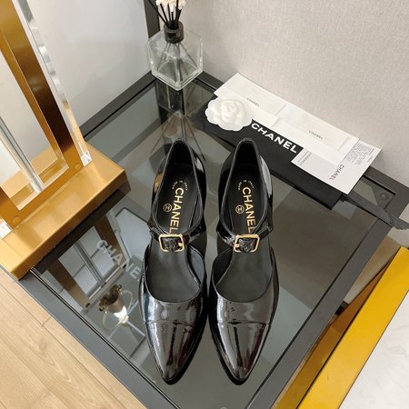 Chanel wrinkled patent leather sandals