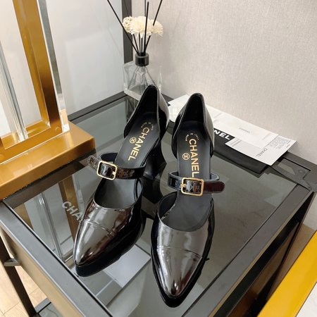 Chanel wrinkled patent leather sandals