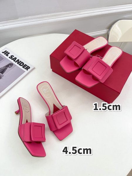 Roger Viver Temperament and generous buckle slippers series