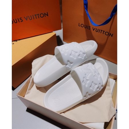 Louis Vuitton Waterfront slippers