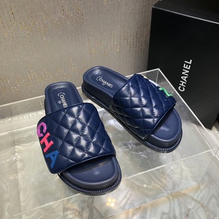 Chanel High-quality lacquered platform slippers