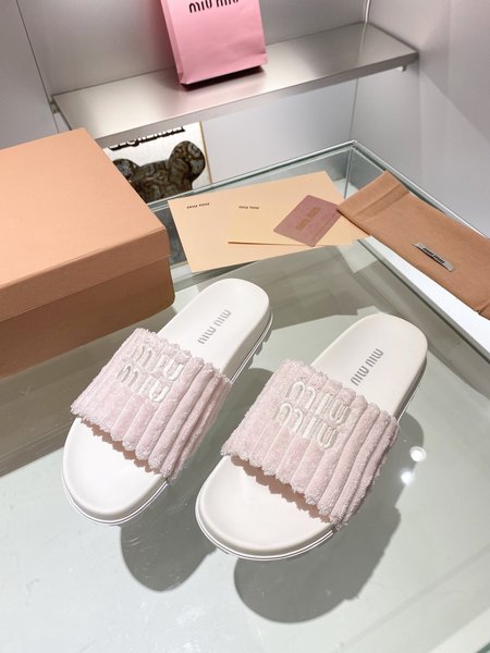 Miu Miu embroidered letter fur slippers
