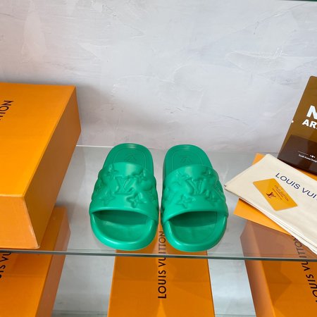 Louis Vuitton slippers