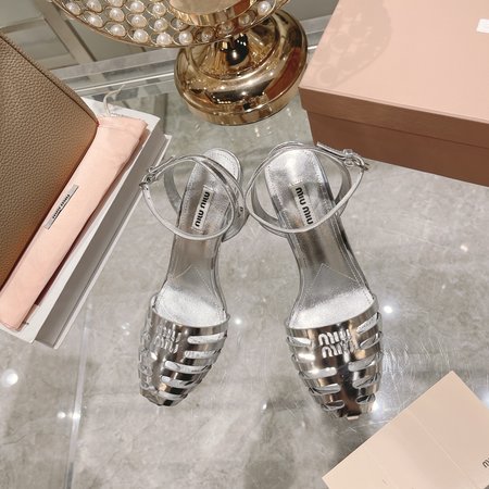 Miu Miu simple and elegant sandals