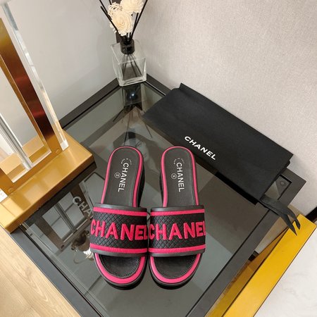 Chanel letter knit slippers