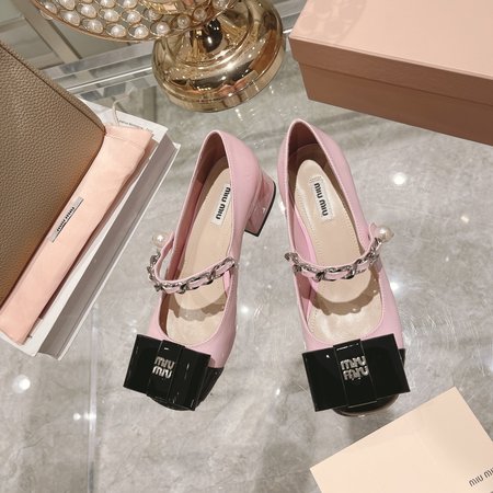 Miu Miu Square Toe Chunky Chain Pearl Mary Janes