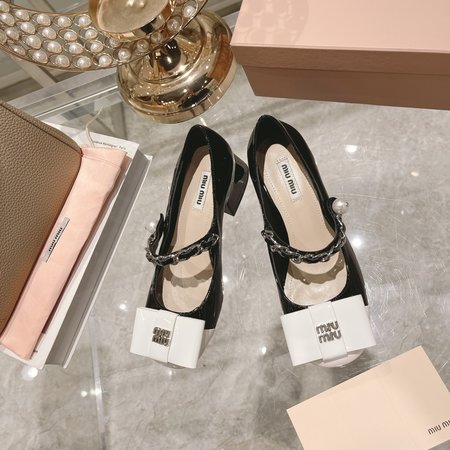 Miu Miu Square Toe Chunky Chain Pearl Mary Janes
