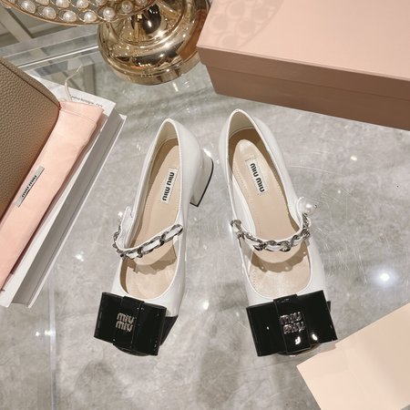 Miu Miu Square Toe Chunky Chain Pearl Mary Janes