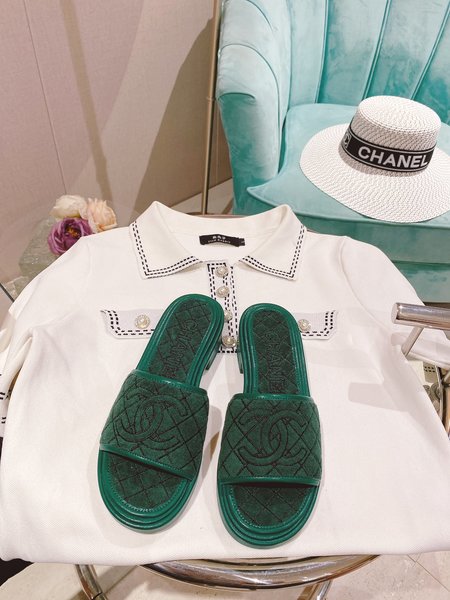 Chanel flat chunky heel slippers