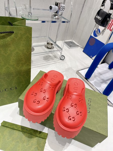 Gucci Platform slippers with GG pattern