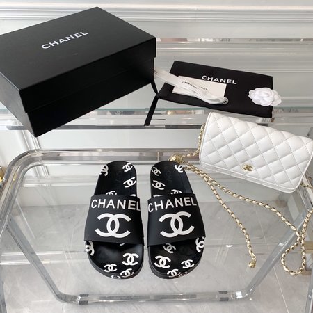 Chanel Slippers full Logo
