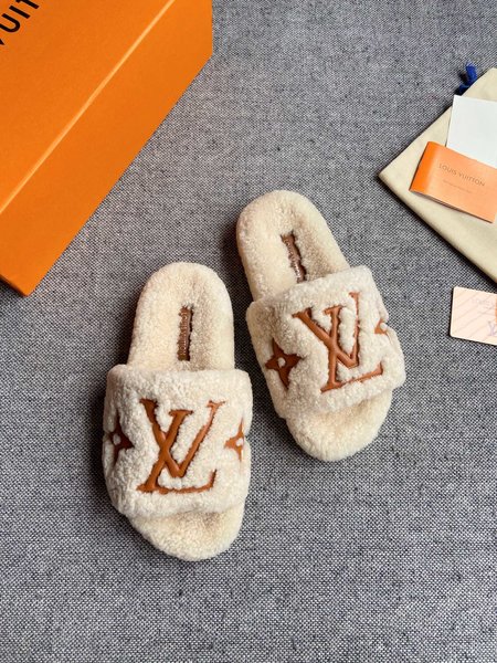 Louis Vuitton real wool fur slippers
