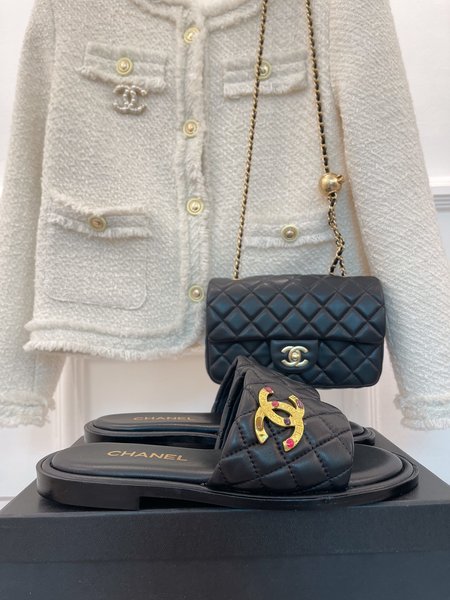 Chanel CC Logo Sliders in Lambskin