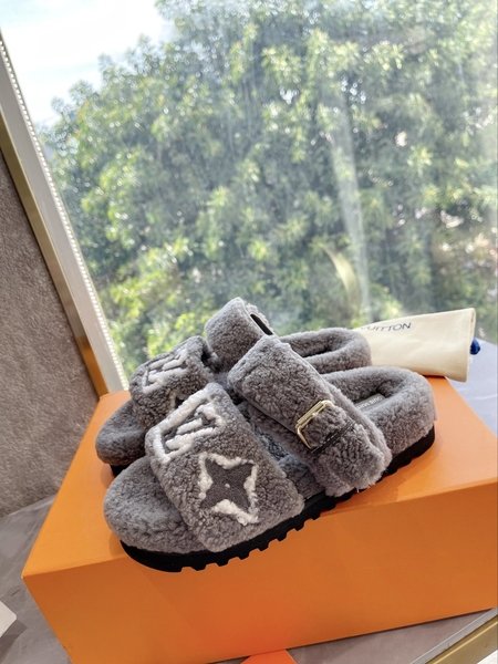 Louis Vuitton Lamb fur slippers